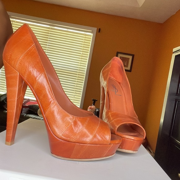 Classic Yves Saint Laurent - Picture 5 of 5